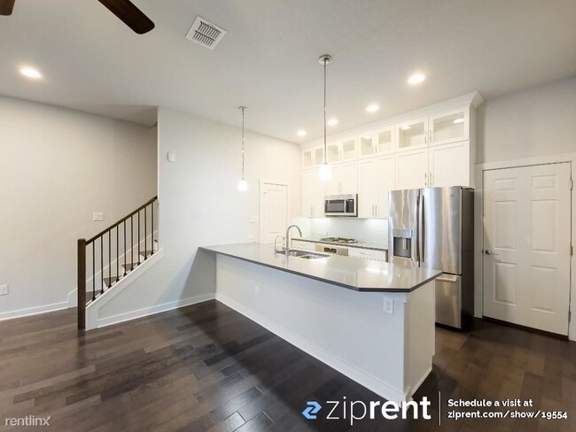 Building Photo - 3 br, 2.5 bath House - 3831 Harry Wurzbach...
