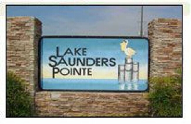 Foto del edificio - Tavares Lake Saunders Pointe