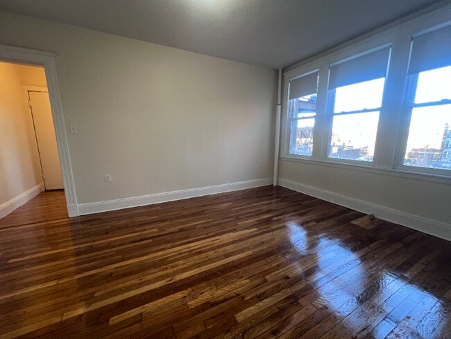 Foto del edificio - 1626 Commonwealth Ave