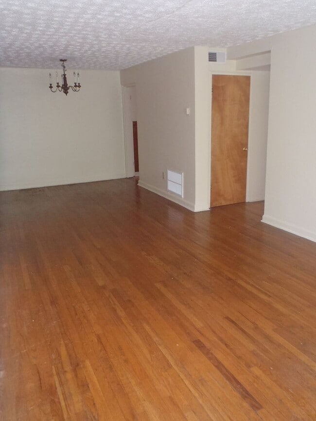 Foto del edificio - 596 Lowell Ave