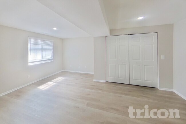 Foto del edificio - 4650 Dooley Way