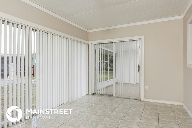 Building Photo - 7107 NW 66th St