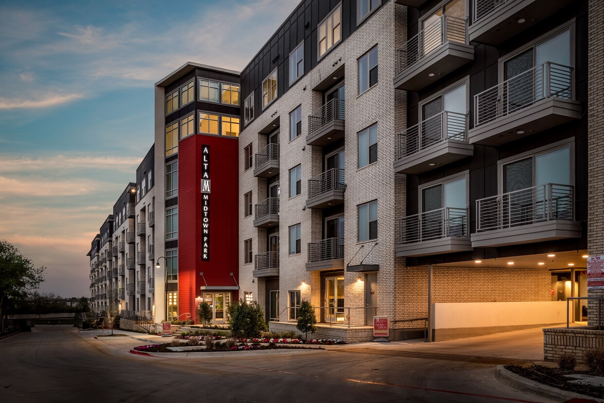 Luxia Midtown Park Apartments 8107 Manderville Ln Dallas, TX