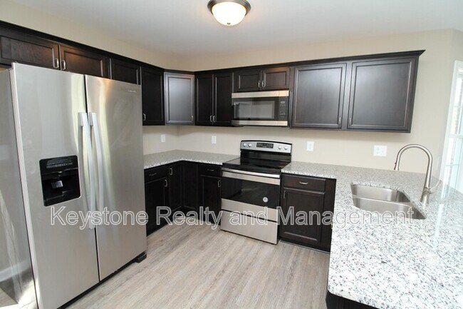 Building Photo - 301 Landrum Pl