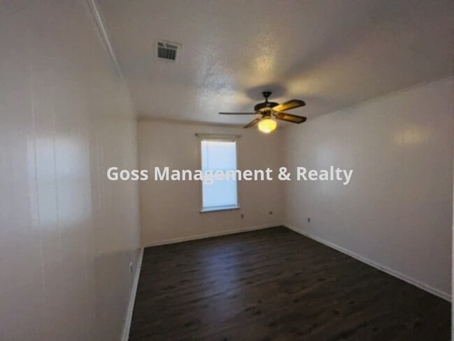 Building Photo - Two bedroom, one and a half bath duplex of...