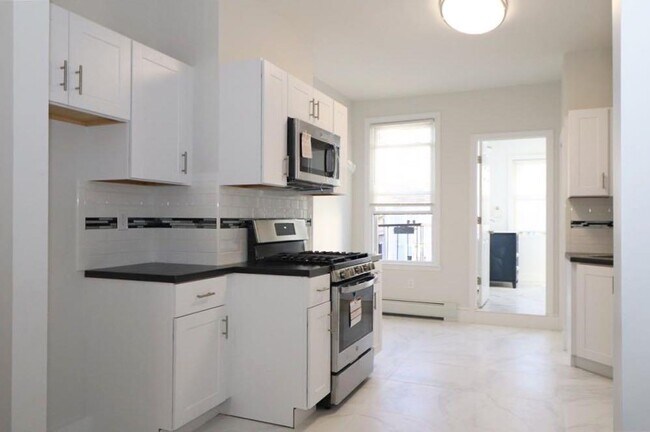 Building Photo - 330 Pavonia Ave