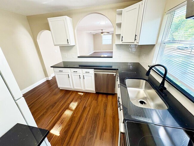 Foto del edificio - 3414 E 21st Ave