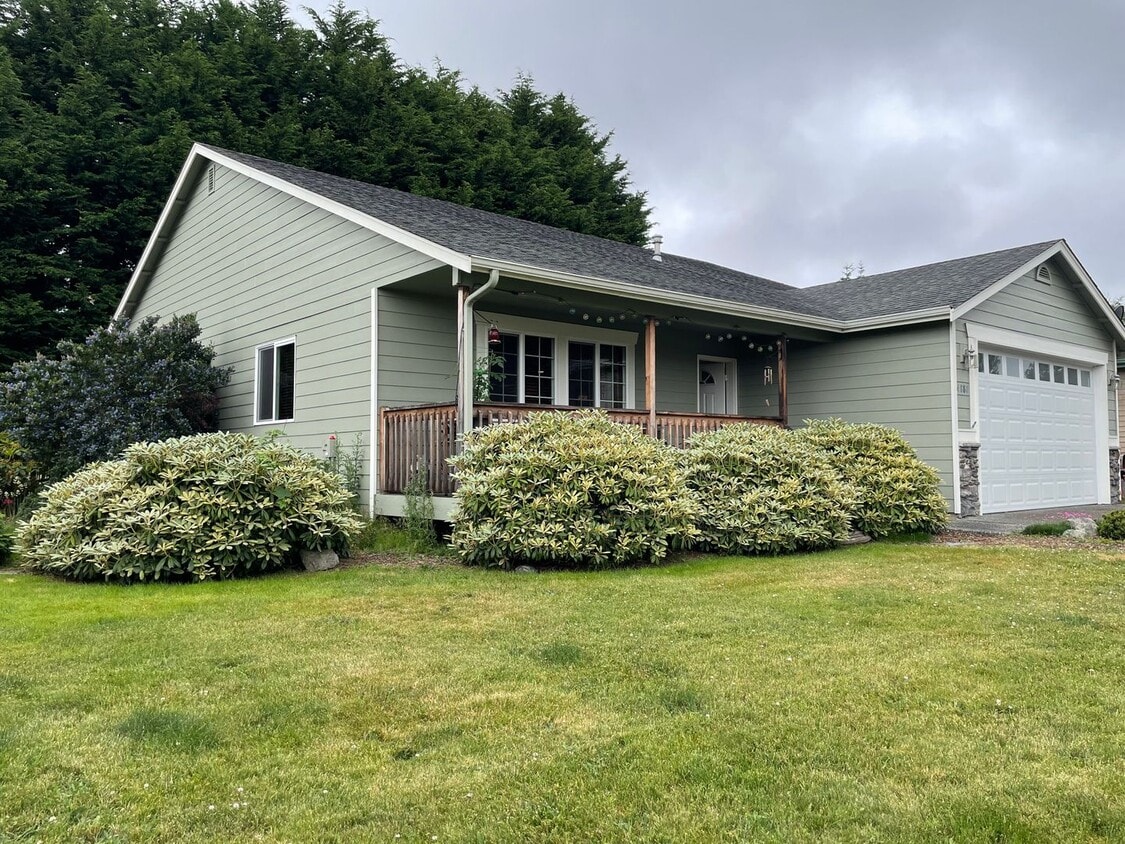 4880 Harbor Hills Dr, Freeland, WA 98249 House Rental in Freeland, WA