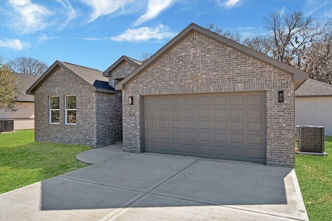 Foto del edificio - 939 Lake View Dr