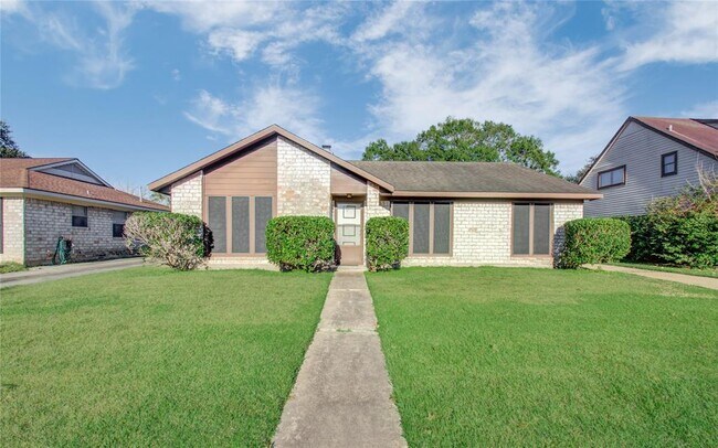 Foto del edificio - 11527 Sagewillow Ln