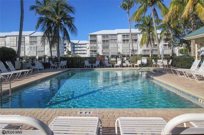 Foto del edificio - 4491 Bay Beach Ln