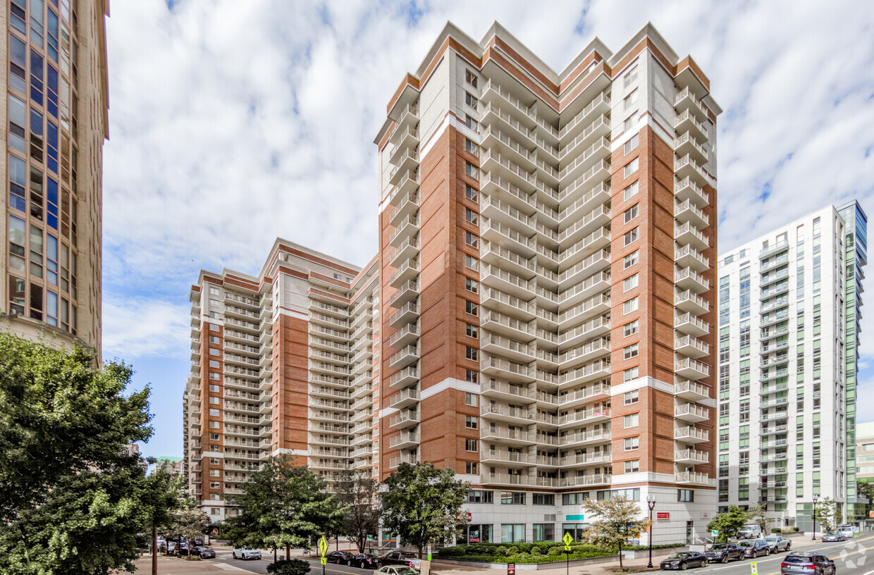 Primary Photo - Randolph Towers