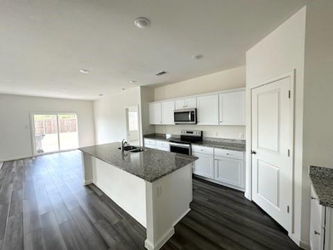 Building Photo - 600 Crestridge Dr