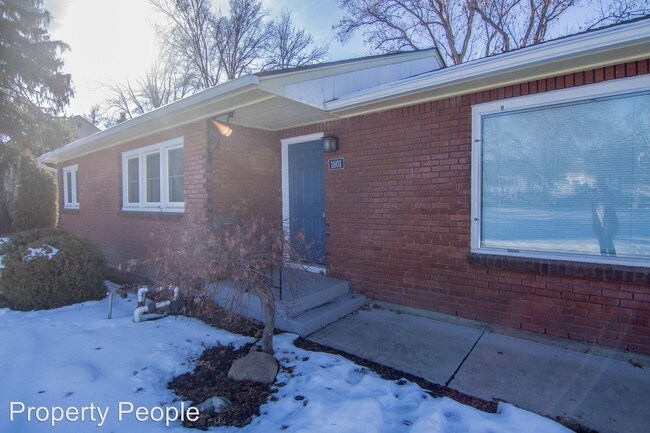 Foto del edificio - 1801 S Vermont Ave