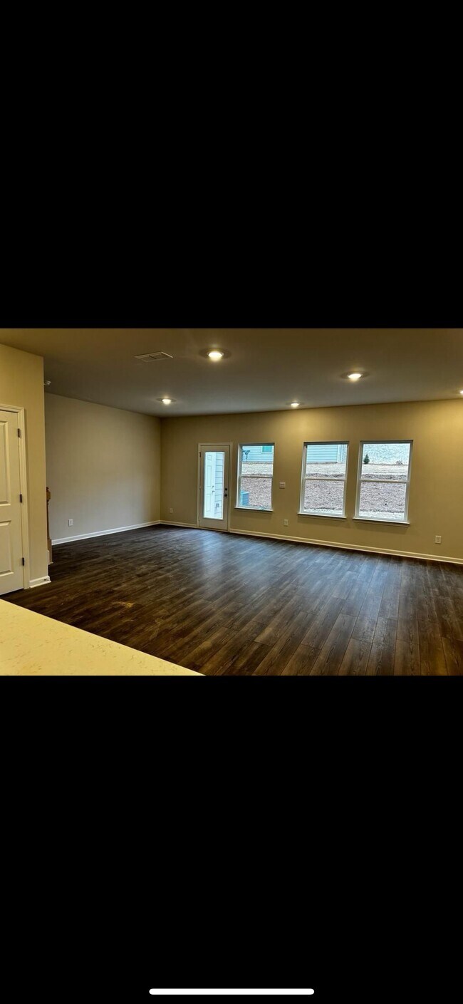 Foto del edificio - 18 Beech Ln N
