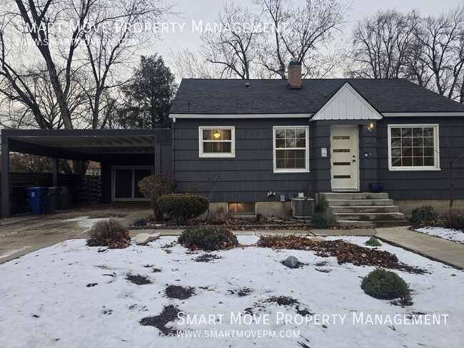 Building Photo - Cute as a Button! Boise Bench 2 bed