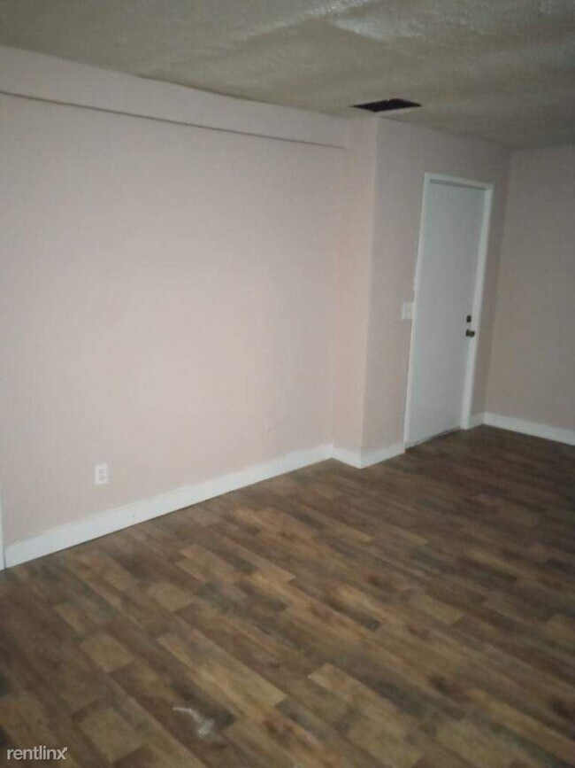 Foto del edificio - 2 br, 1 bath House - 963 Oak Street