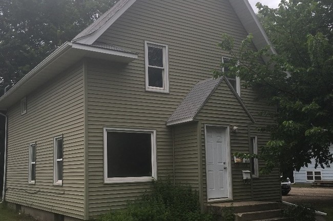2 bed/1 bath - 1105 N 20th St