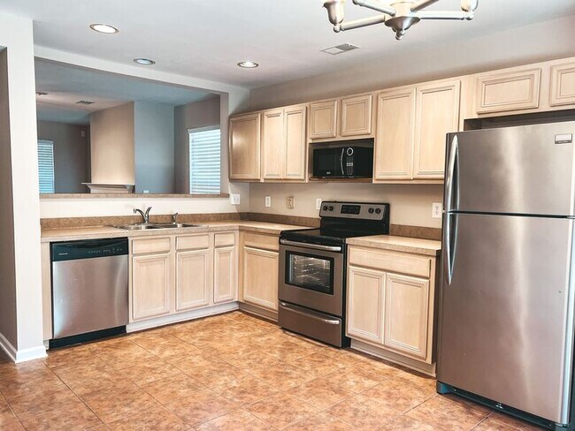 Building Photo - 329 Stonewood Crossing Dr