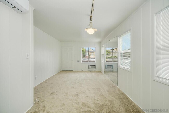 Building Photo - 4354 Mississippi St