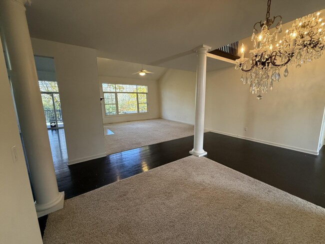 Building Photo - 18145 Shoreline Ct