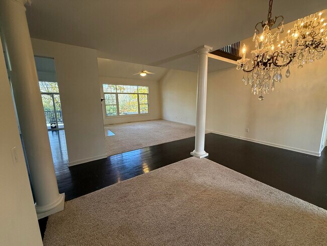 Foto del edificio - 18145 Shoreline Ct