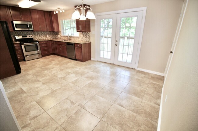 Foto del edificio - 612 E Castle Harbour Dr