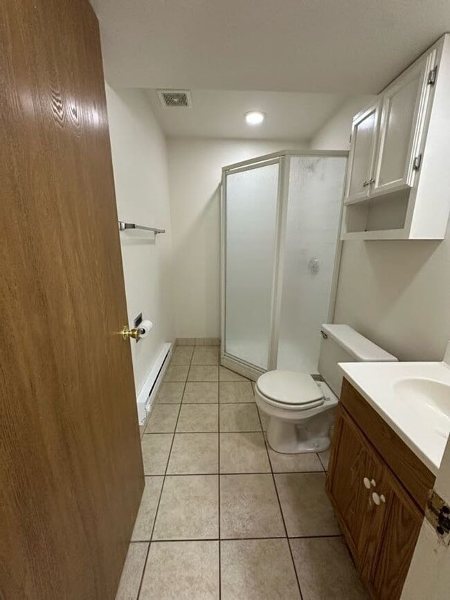 Building Photo - Ellis Avenue Duplex