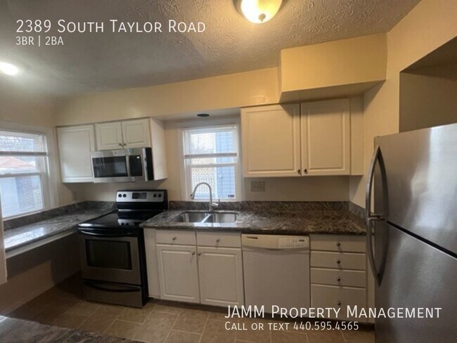 Foto del edificio - 3-Bedroom Brick Beauty in Prime Cleveland ...
