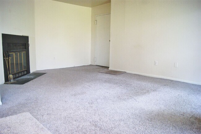 Foto del edificio - 2 br, 1 bath  - 14 Mountbatten Ct Apt 203