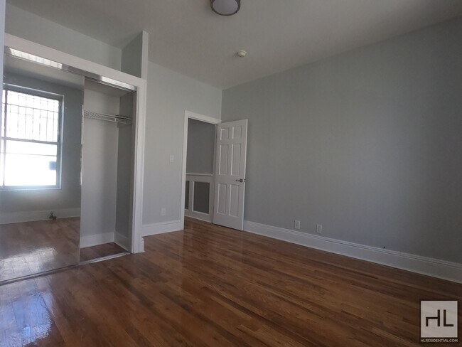 Building Photo - 2 BEDROOM ON CHAUNCEY STREET
