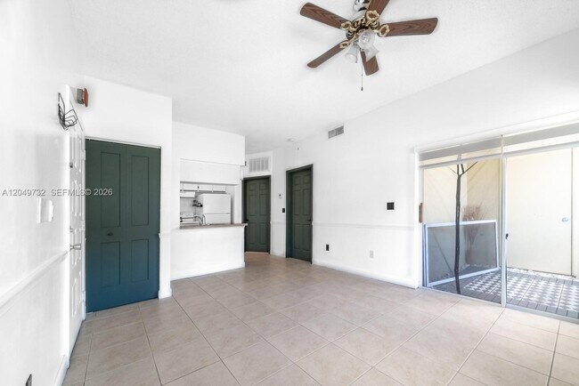 Foto del edificio - 18308 NW 68th Ave