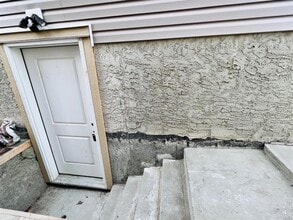 Building Photo - 35 Martindale Mews NE