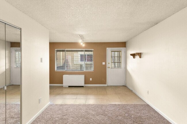 Building Photo - 3161 Madison Ave