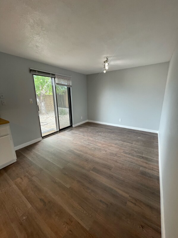Building Photo - 2040 Bonneville Ave
