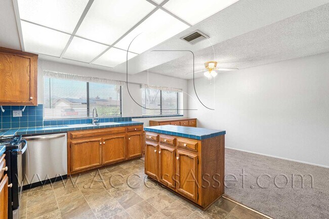 Foto del edificio - Charming Single-Story 4 Bed/2 Bath Home In...