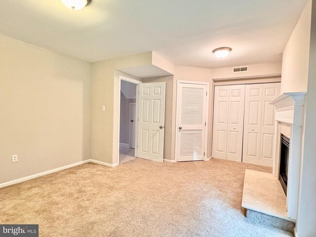 Building Photo - 354 N Barrington Ct