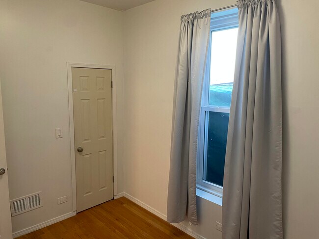 Bedroom 2 - 1452 N Talman Ave