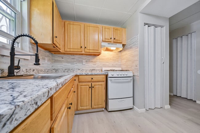 Building Photo - 234-240 Mather St, Hartford, CT 06112