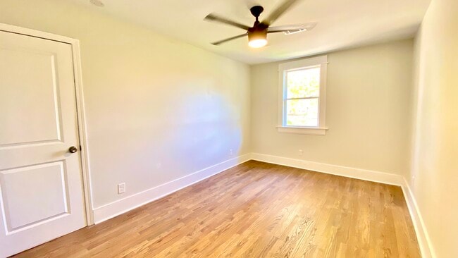 Foto del edificio - 658 Cascade Ave SW