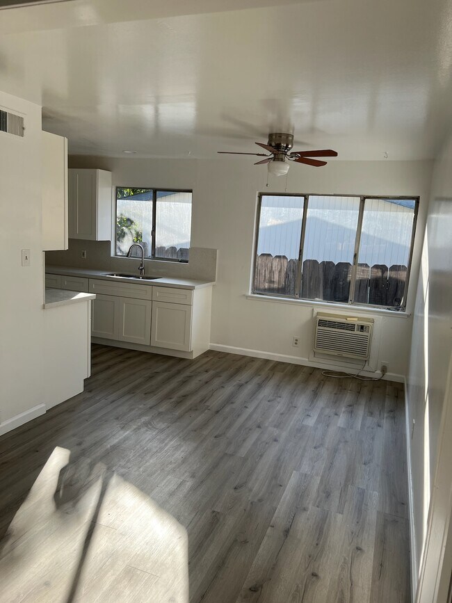 Foto del edificio - 630 W Harding Way