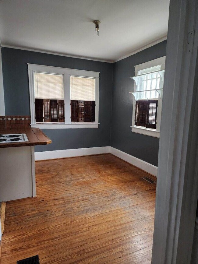 Foto del edificio - 2 Bedroom 2 bath house 1850 Square Foot!! Lots of Room!!