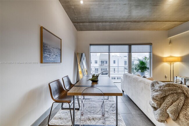 Foto del edificio - 110 SE 2nd St