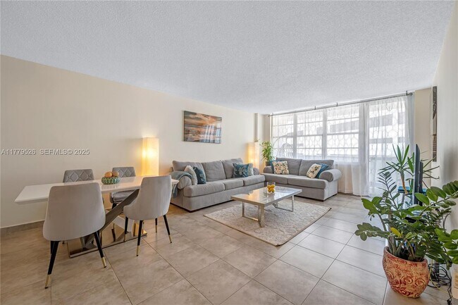 Foto del edificio - 3725 S Ocean Dr