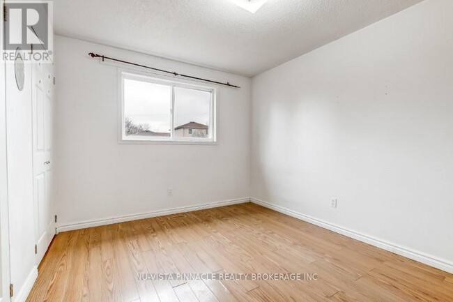 Building Photo - 382 Fleming Dr