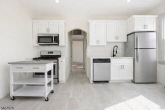 Building Photo - 265 N 17th St