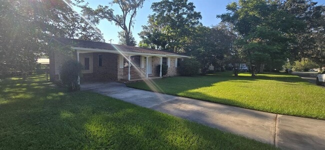 Foto del edificio - 715 SE 33rd Ave