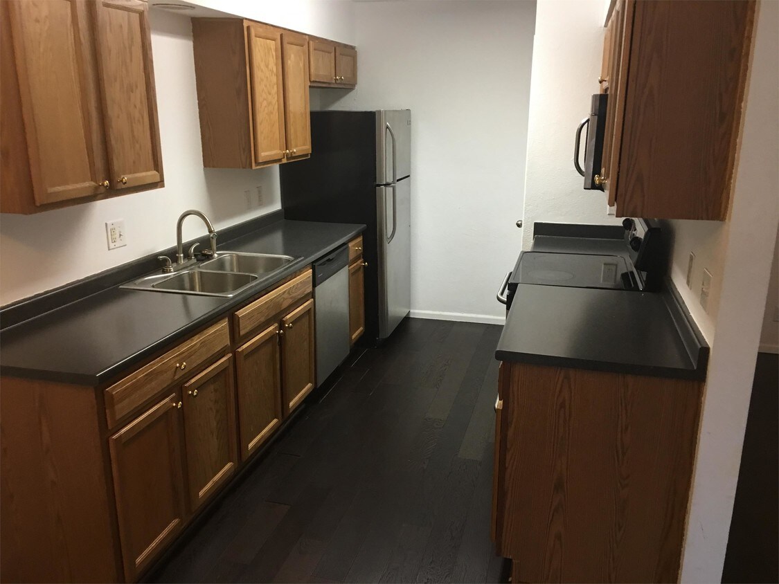 9867 Orangewood Dr, Thornton, CO 80260 House Rental in Thornton, CO