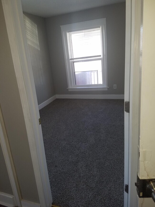 Foto del edificio - 2928 Woodland Ave