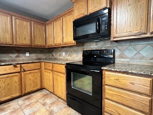 Building Photo - 9502 Taylor Renee Dr